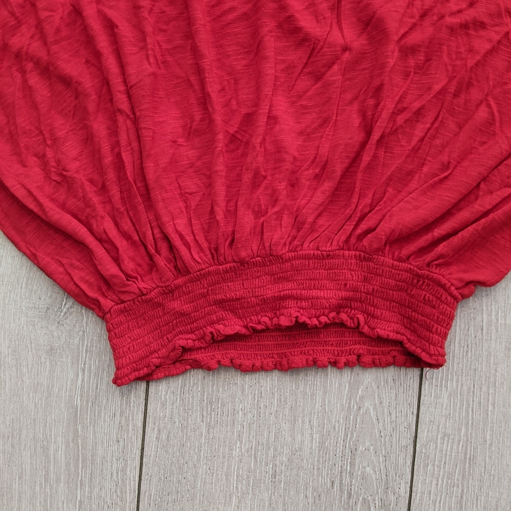 Red cold shoulder crop top Size Medium - Picture 4 of 7